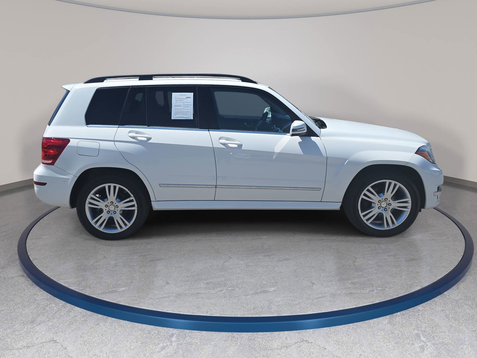 Used 2013 Mercedes-Benz GLK 350 4MATIC image 4