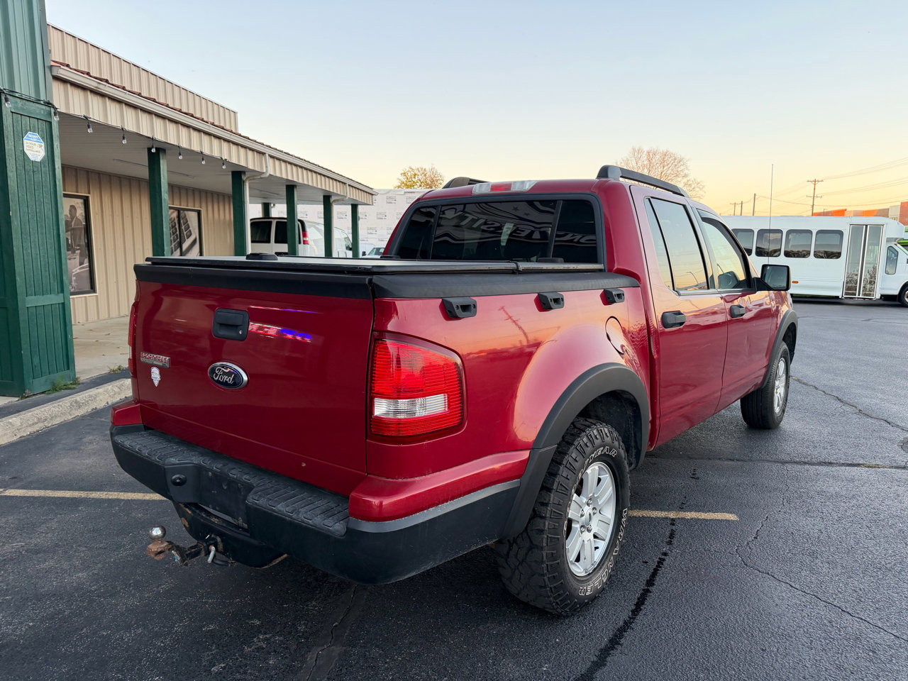 Used 2010 Ford Explorer Sport Trac XLT image 3