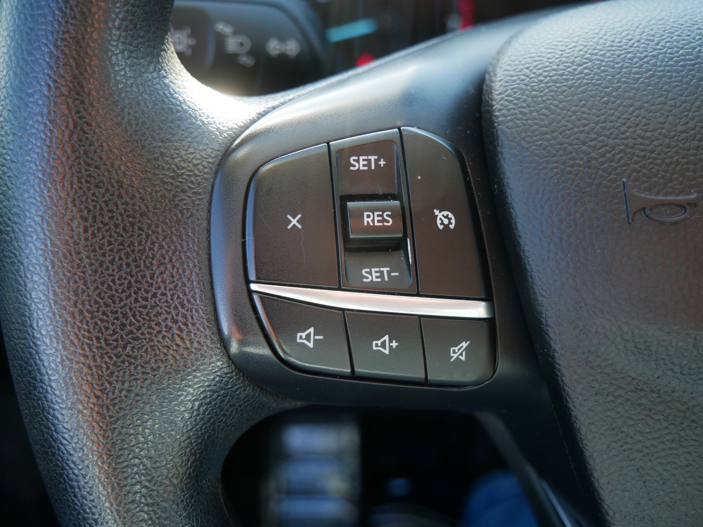 Certified 2020 Ford Escape SE image 28