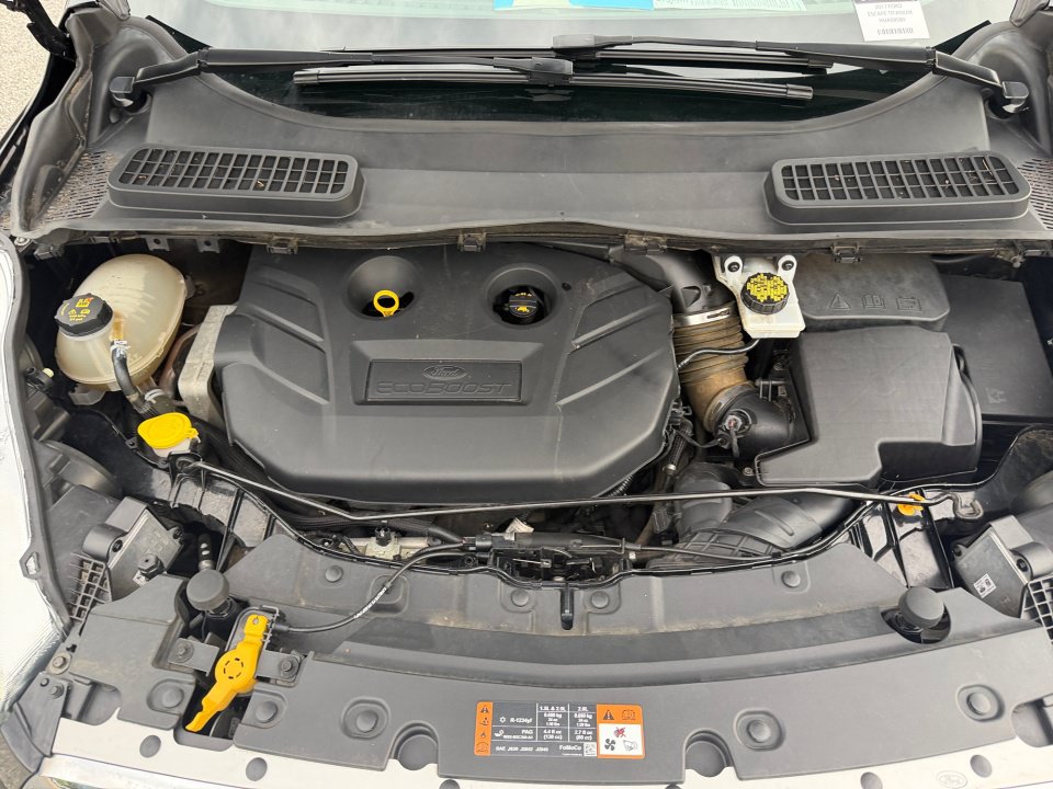 Used 2017 Ford Escape Titanium FWD image 16