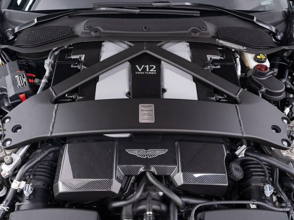 Used 2025 Aston Martin Vanquish RWD image 39