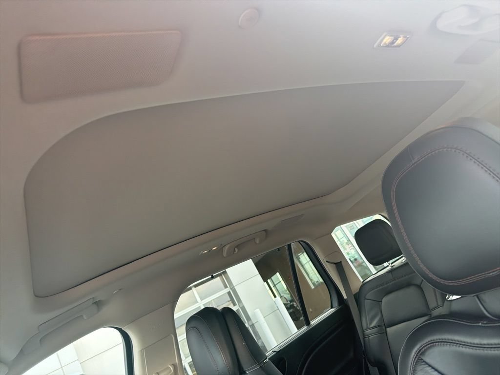 Used 2023 Lincoln Aviator Reserve w/ Equipment Group 201A AWD/4WD image 13