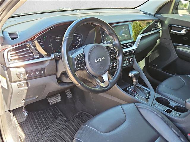 Used 2022 Kia Niro Touring Special Edition FWD image 10