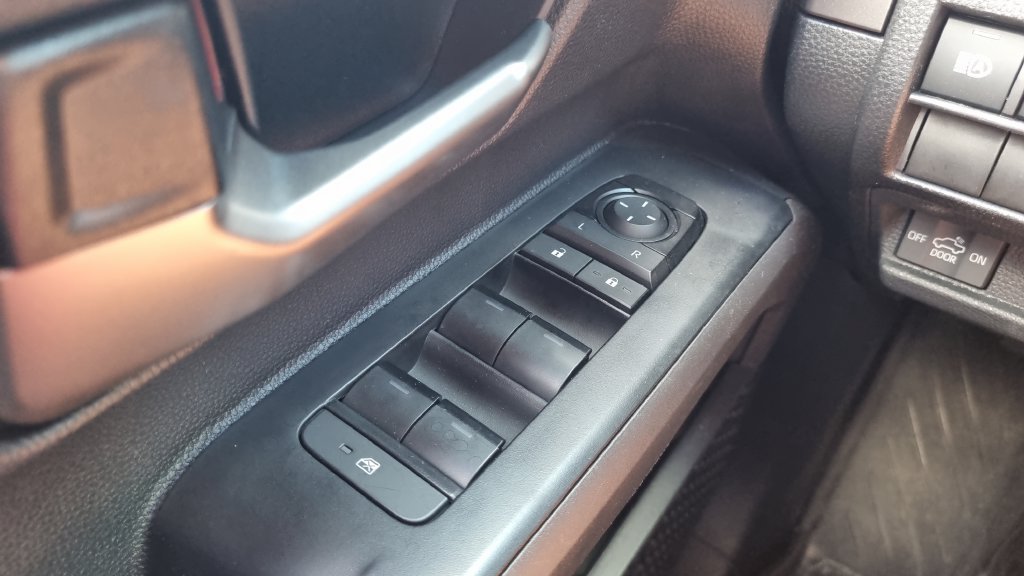 Used 2025 Toyota Tacoma TRD Off-Road AWD/4WD image 23