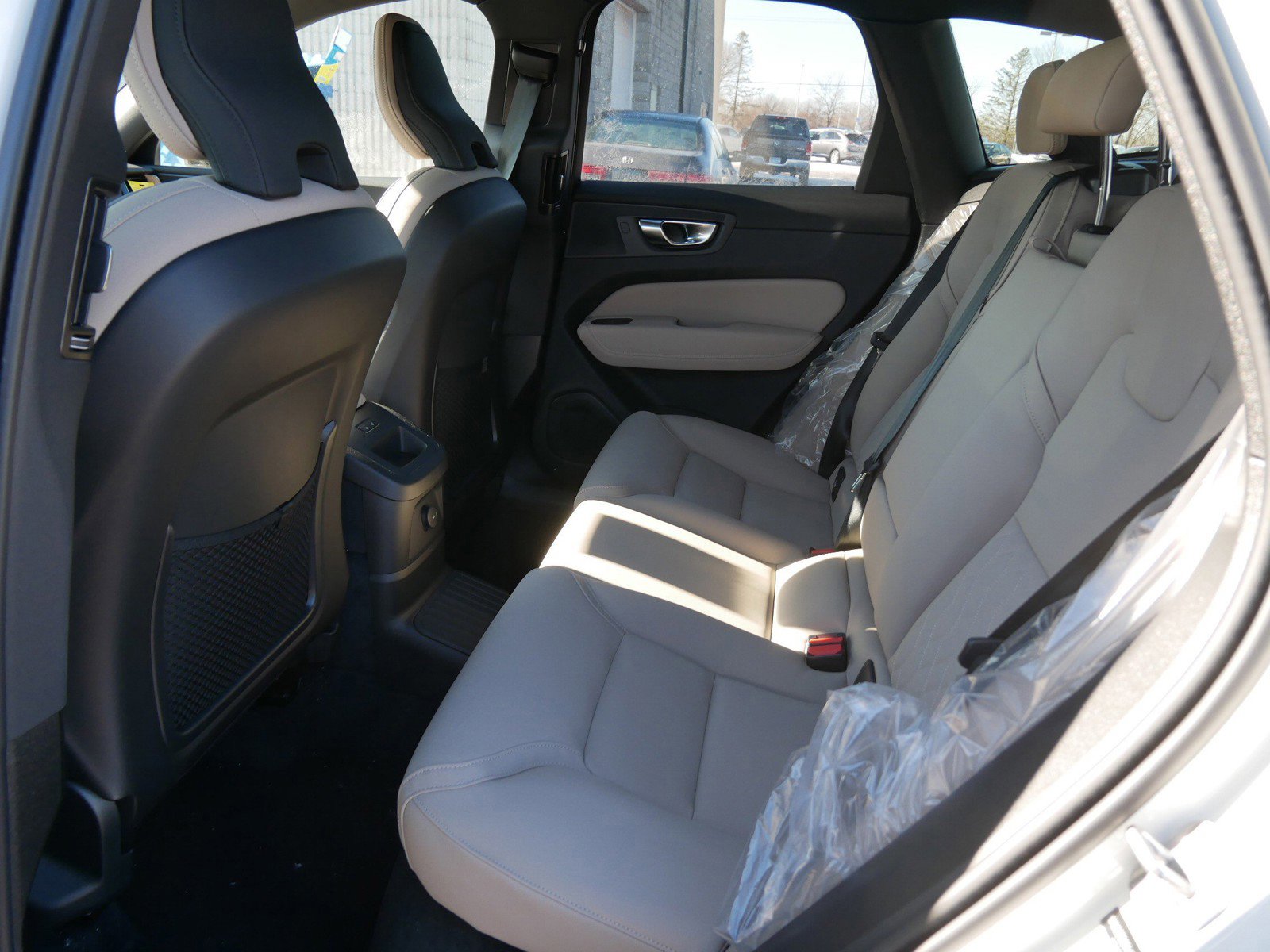 New 2026 Volvo XC60 T8 Plus w/ Climate Package image 6