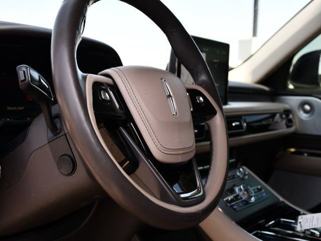 Used 2022 Lincoln Aviator Reserve w/ Equipment Group 201A image 11