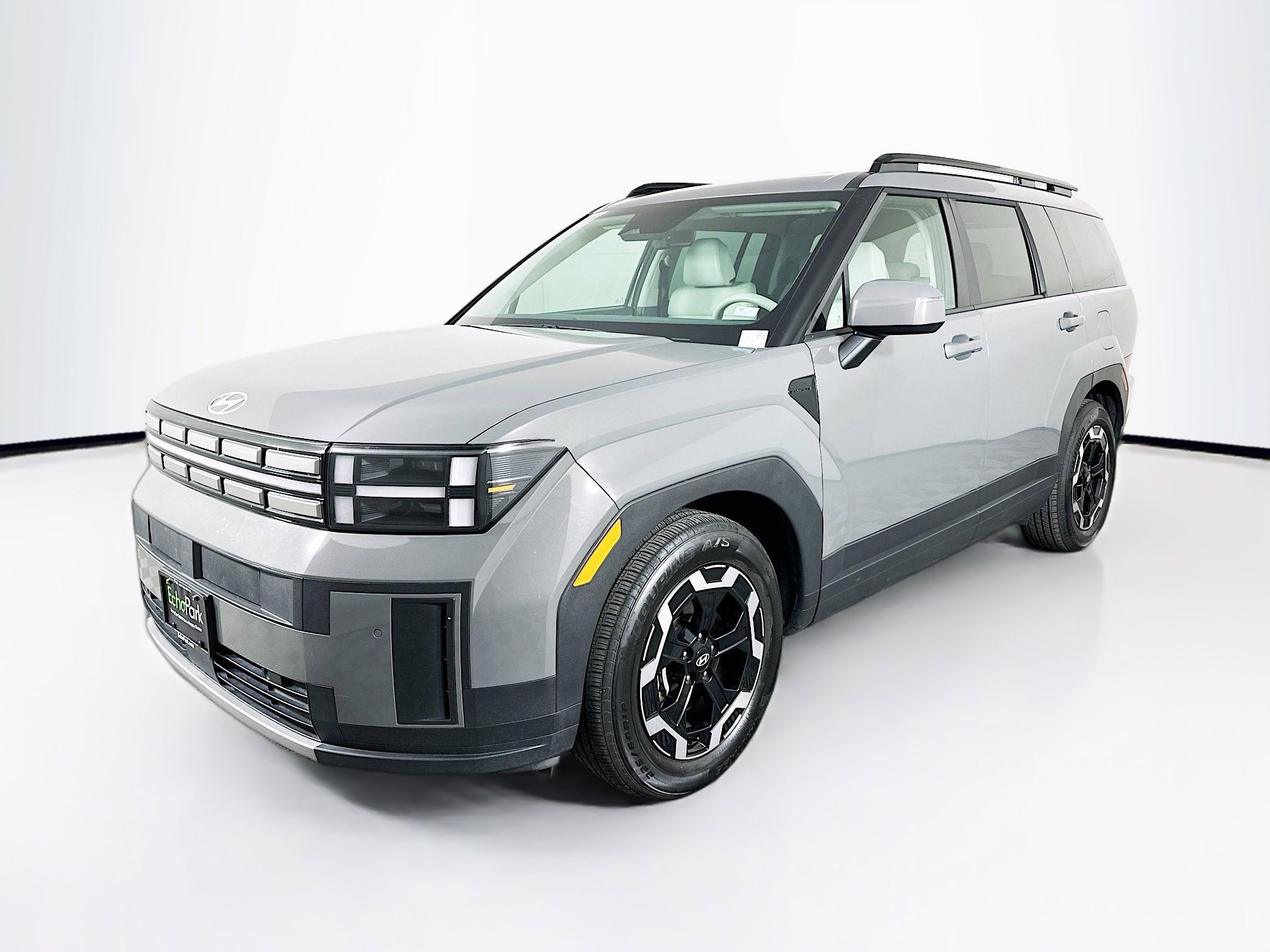 Used 2024 Hyundai Santa Fe SEL image 3