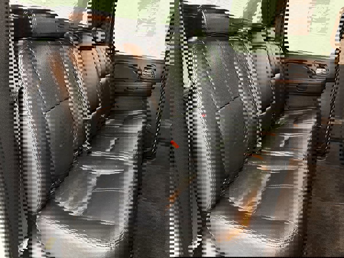 Used 2010 Chevrolet Avalanche LS w/ Interior Plus Package image 12