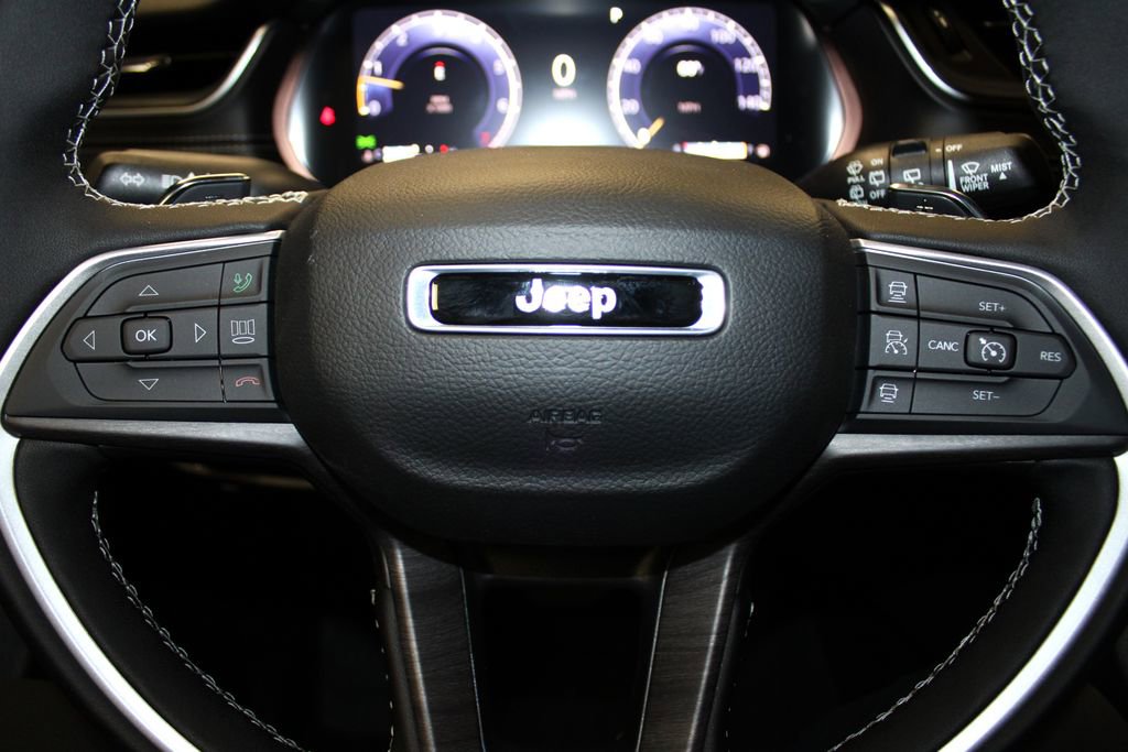 New 2025 Jeep Grand Cherokee Limited w/ Luxury Tech Group II image 11