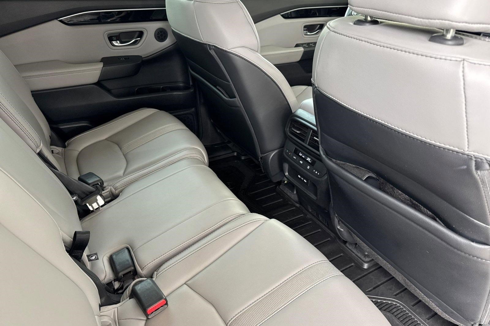 Certified 2025 Honda Pilot Touring image 31