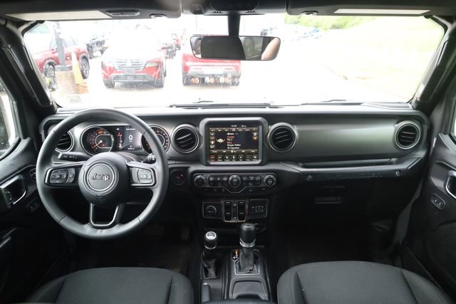 Used 2023 Jeep Wrangler Unlimited Sport w/ Sun And Sound Package AWD/4WD image 11
