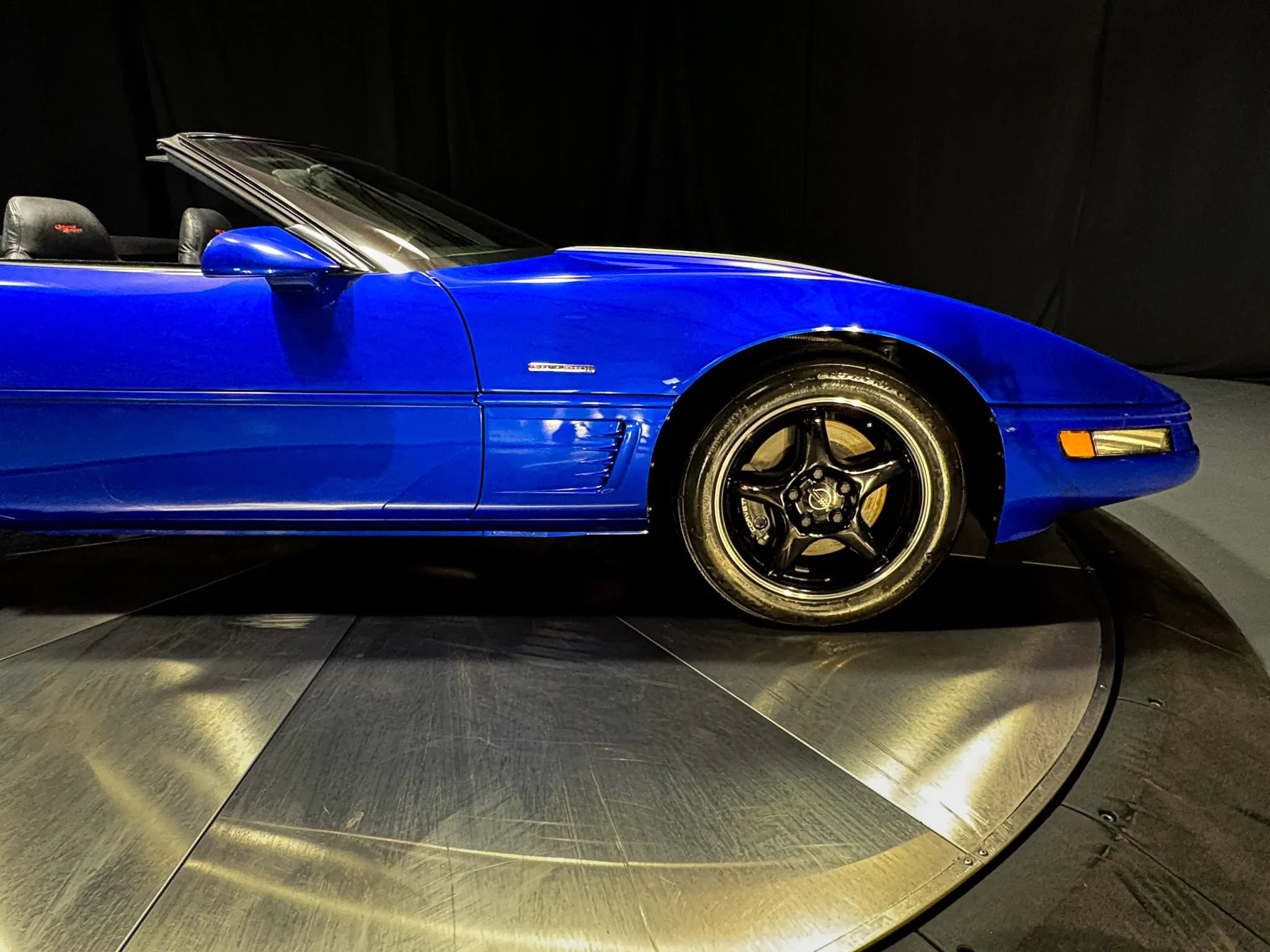 Used 1996 Chevrolet Corvette Convertible RWD image 6