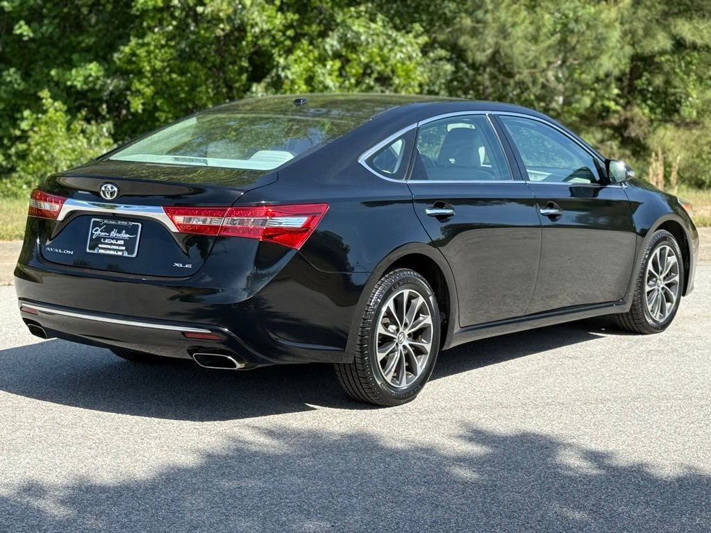 Used 2017 Toyota Avalon XLE Premium FWD image 13
