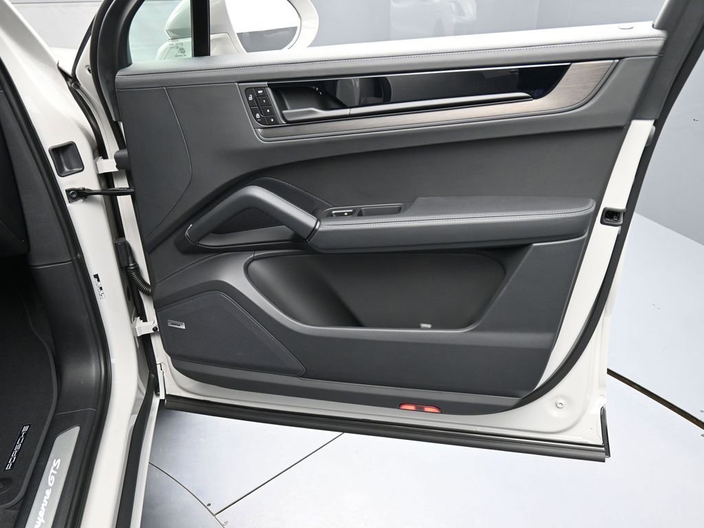 New 2026 Porsche Cayenne GTS image 30