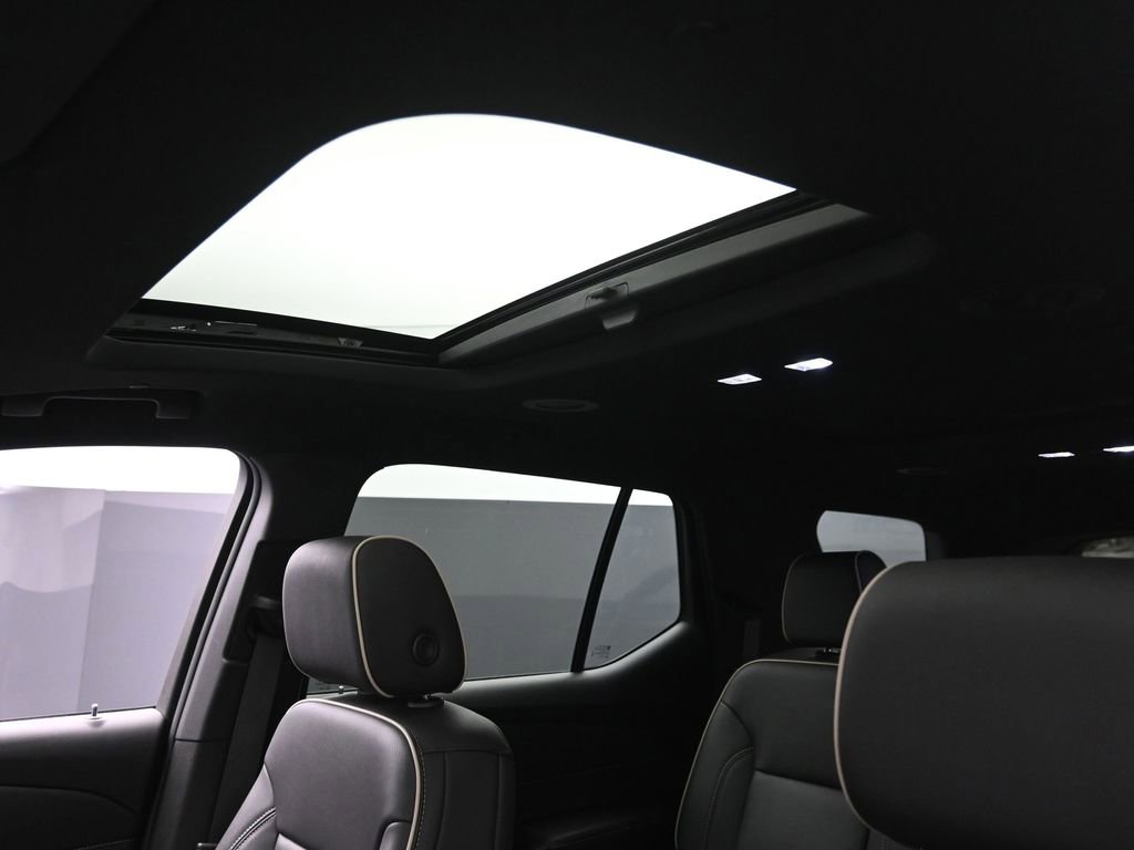 Used 2023 Chevrolet Traverse Premier w/ Redline Edition image 22
