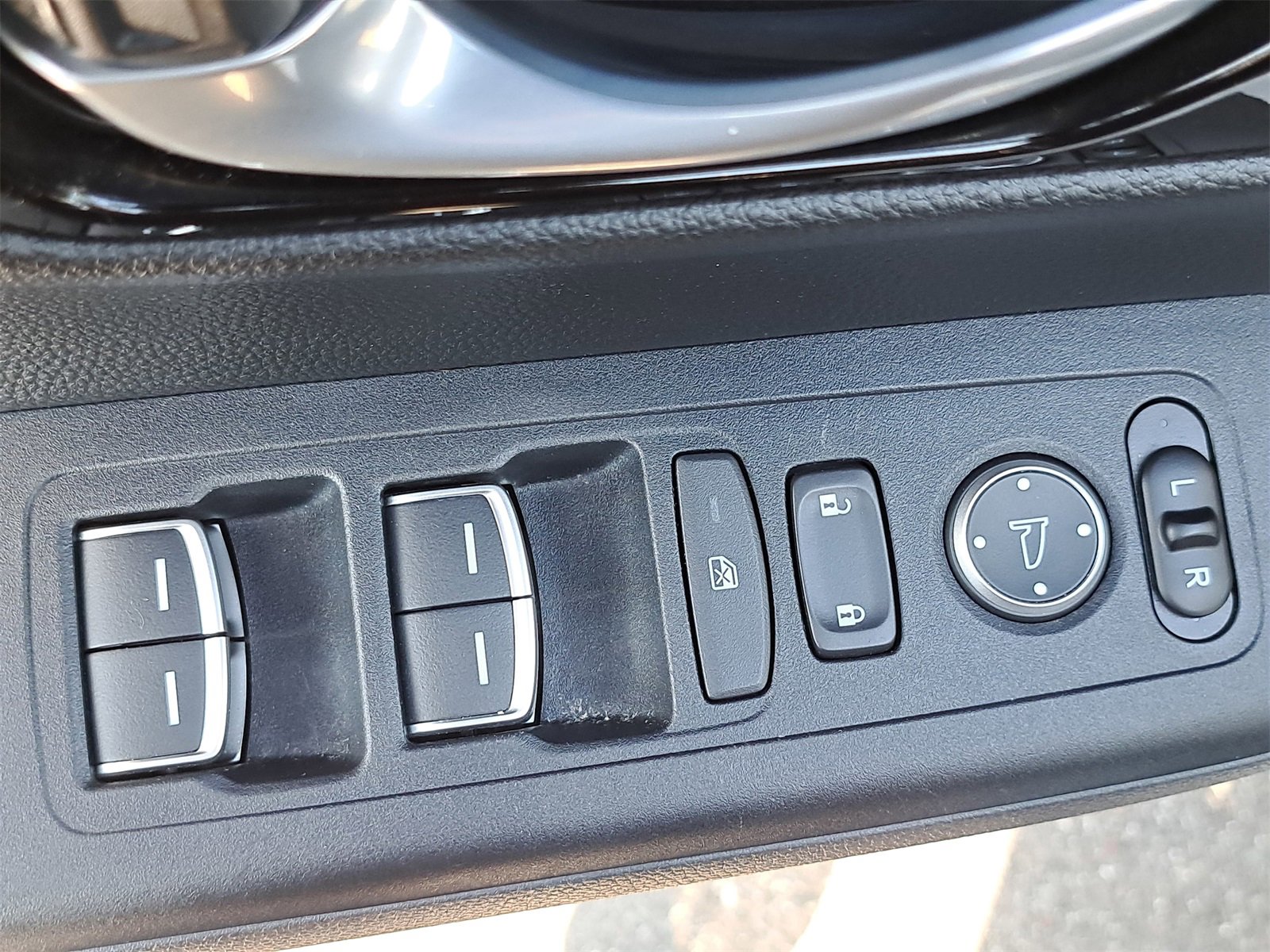 Used 2023 Honda CR-V EX-L image 31