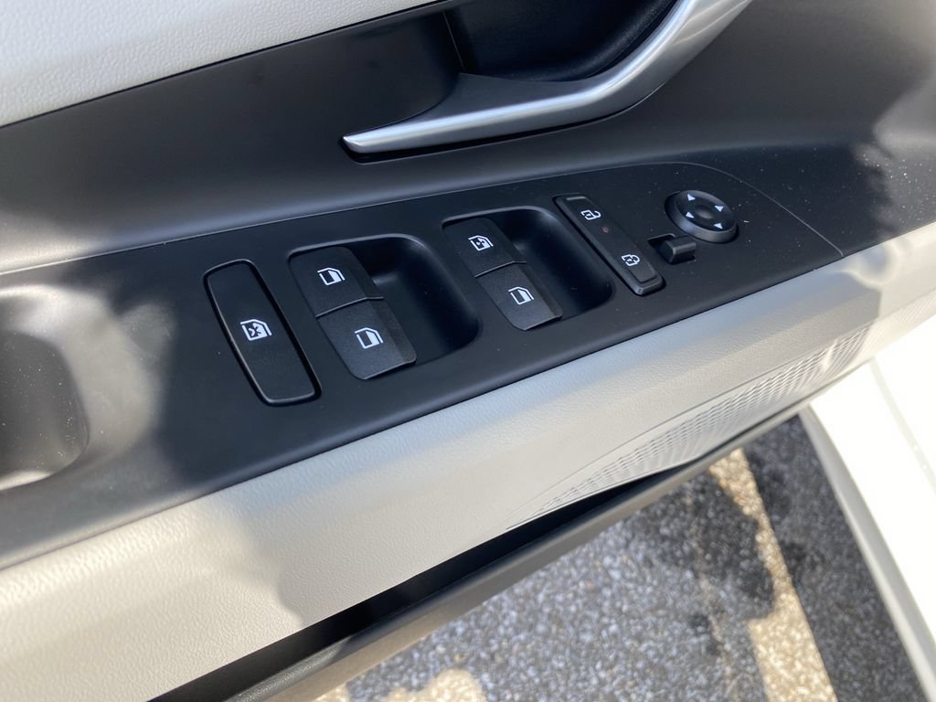 New 2026 Hyundai Elantra Limited FWD image 18