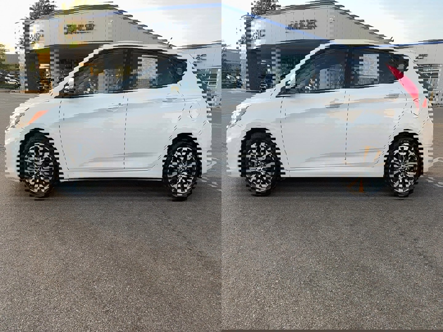 Used 2016 Hyundai Accent Sport image 4