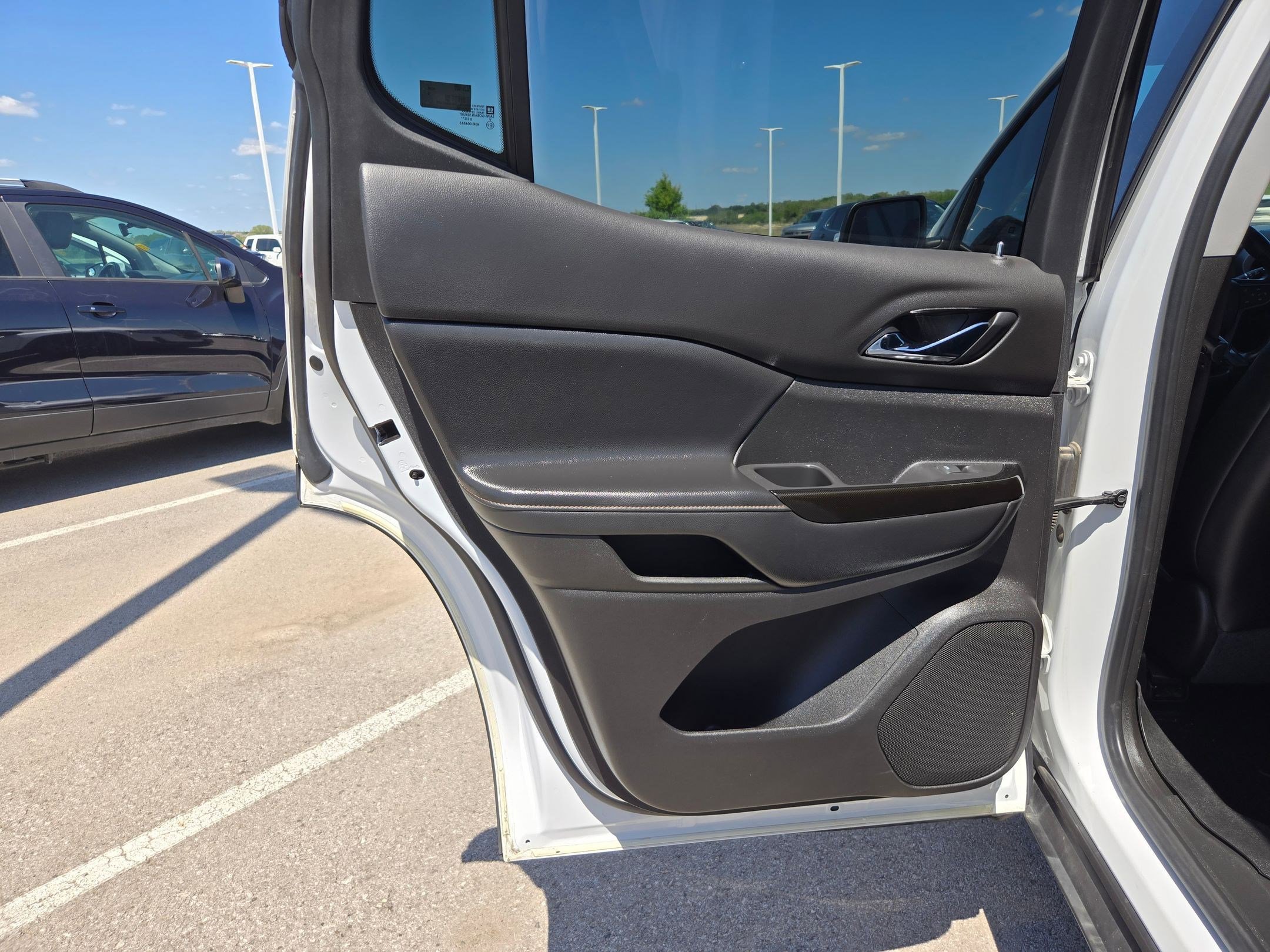 Certified 2021 GMC Acadia AT4 w/ LPO, Floor Liner Package AWD/4WD image 14