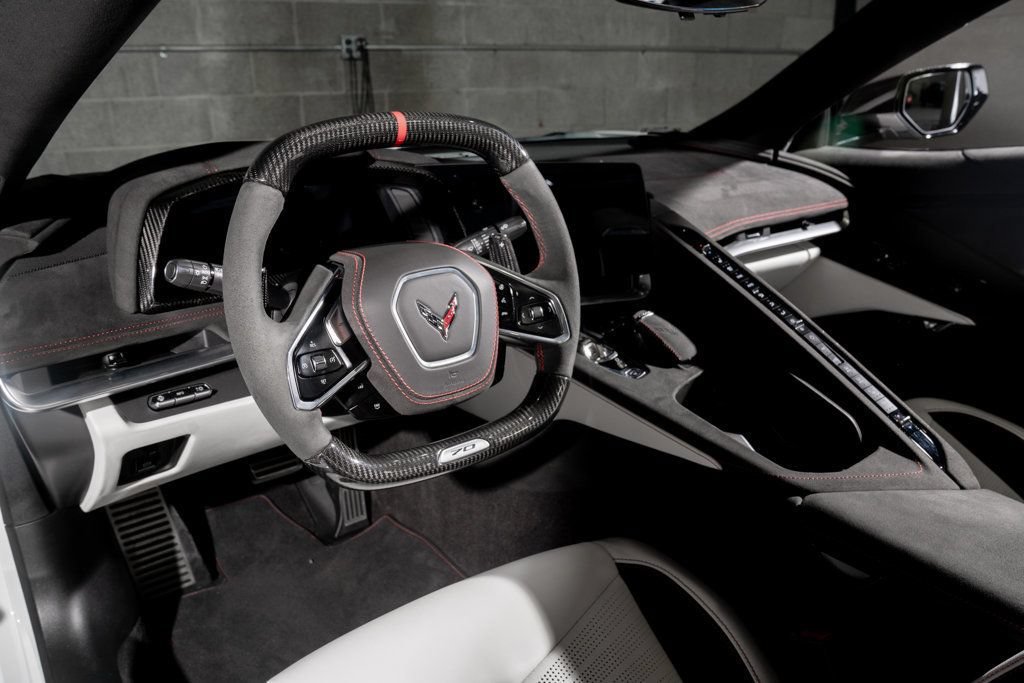 Used 2023 Chevrolet Corvette Z06 RWD image 11