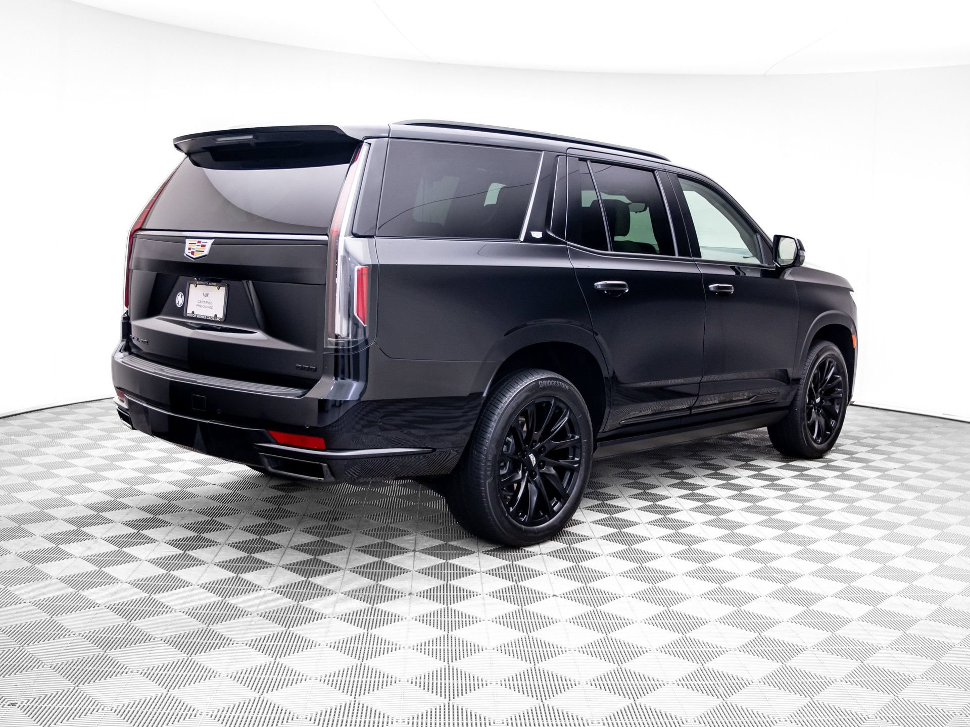 Used 2024 Cadillac Escalade Sport Platinum w/ LPO, ONYX Package AWD/4WD image 6