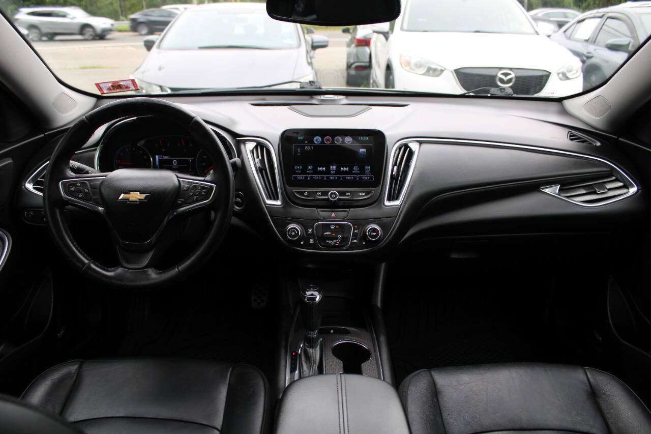 Used 2017 Chevrolet Malibu LT w/ Leather Package FWD image 32