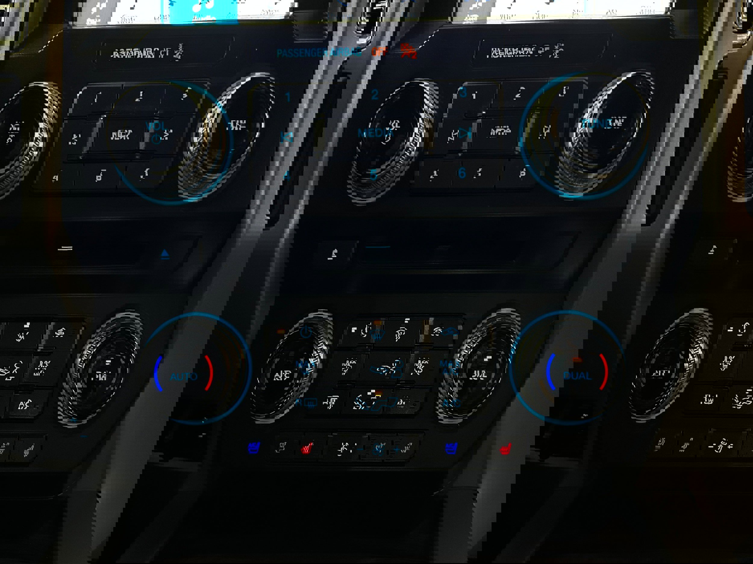 Used 2016 Ford F150 Lariat w/ Equipment Group 502A Luxury image 10