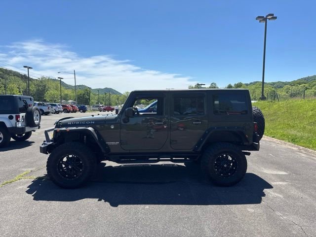 Used 2015 Jeep Wrangler Unlimited Rubicon w/ Connectivity Group AWD/4WD image 7