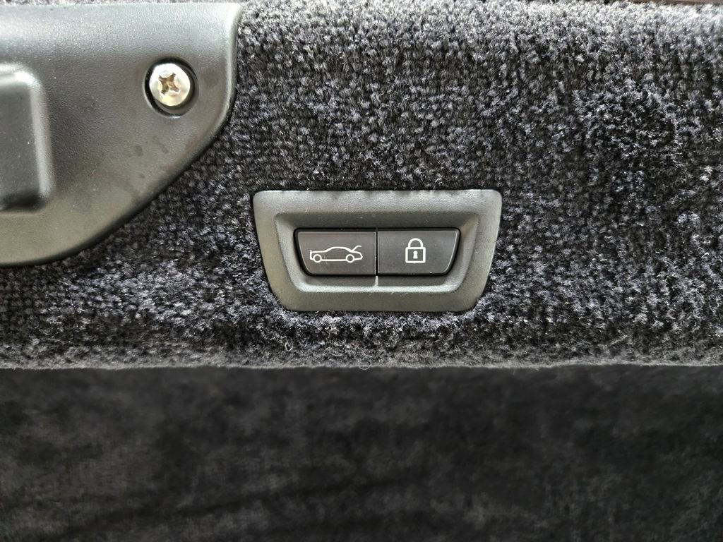 Used 2015 Rolls-Royce Wraith RWD image 43