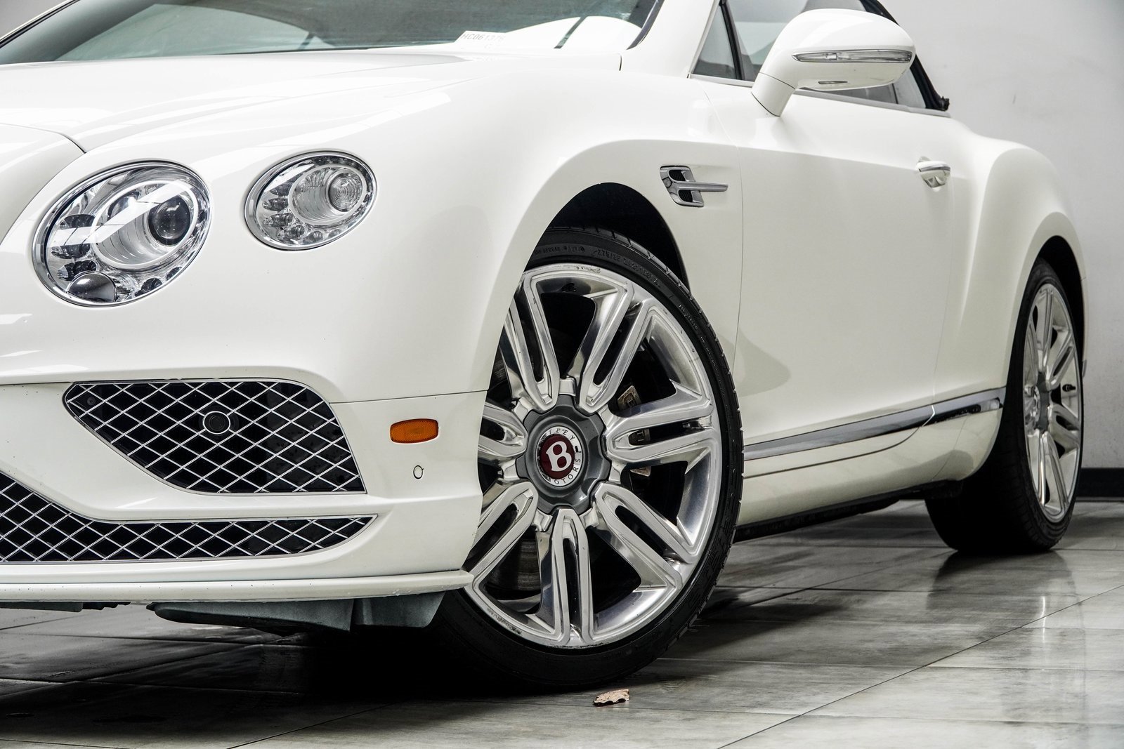 Used 2017 Bentley Continental GT image 3