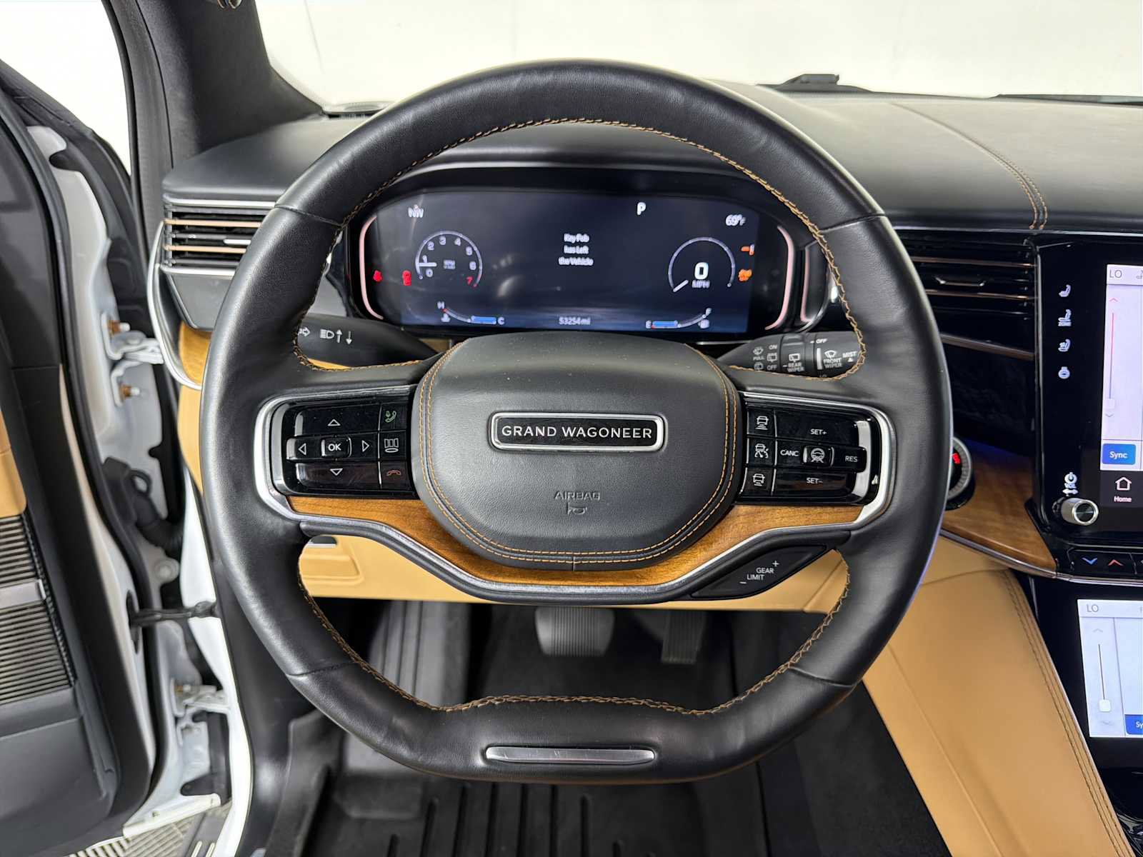 Used 2022 Jeep Grand Wagoneer Series III w/ Rear Seat Video Group 1 image 29