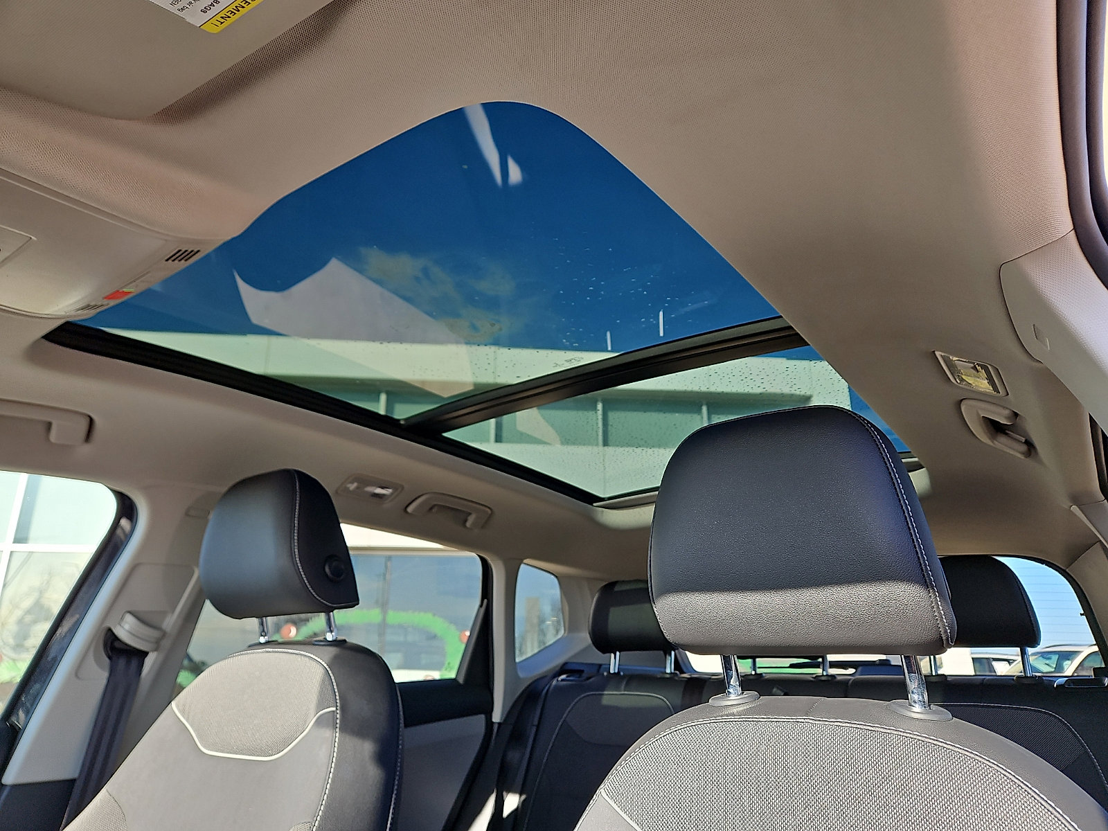 Certified 2023 Volkswagen Taos SE image 11