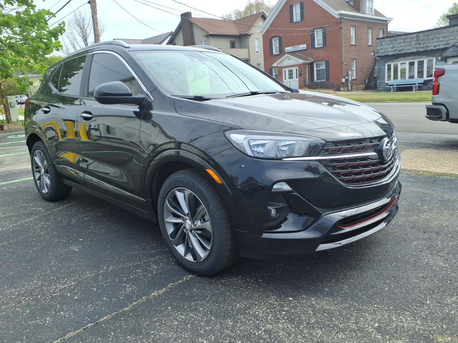 Certified 2022 Buick Encore GX Preferred w/ Sport Touring Package FWD image 1