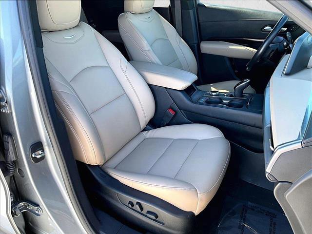 Used 2024 Cadillac XT4 Luxury w/ Cold Weather Package image 9