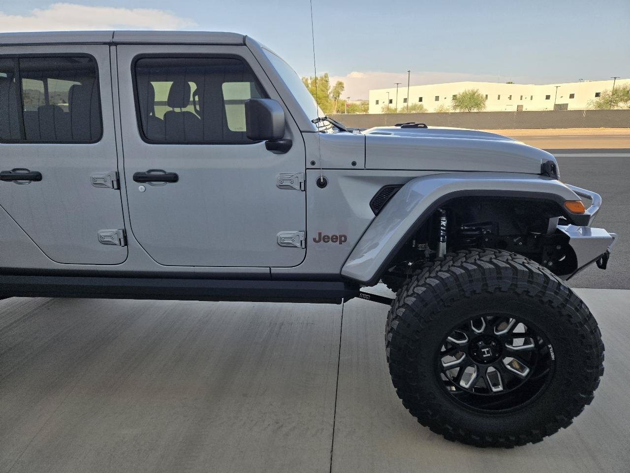 Used 2021 Jeep Gladiator Mojave AWD/4WD image 25