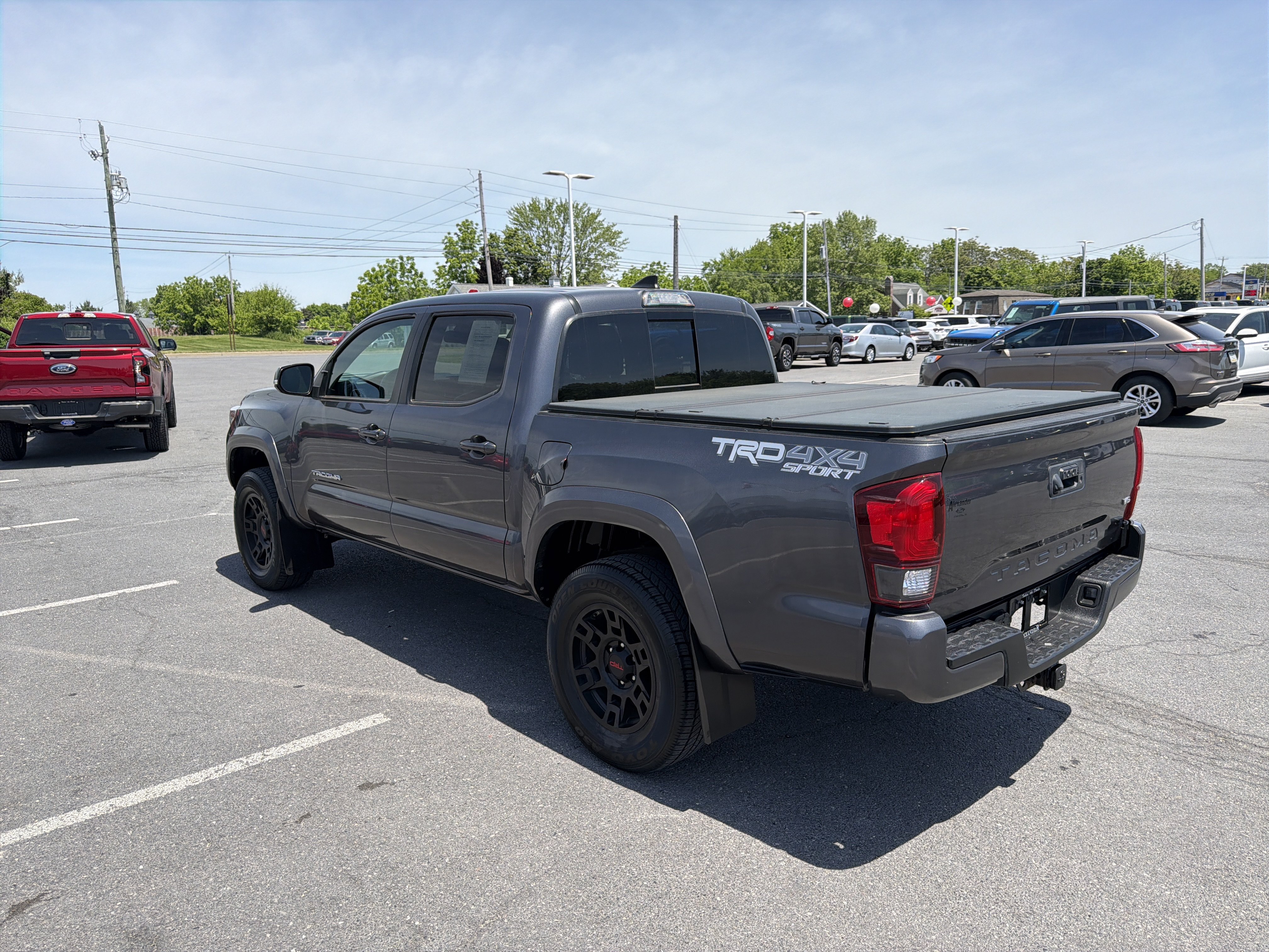 Used 2018 Toyota Tacoma TRD Sport AWD/4WD image 6