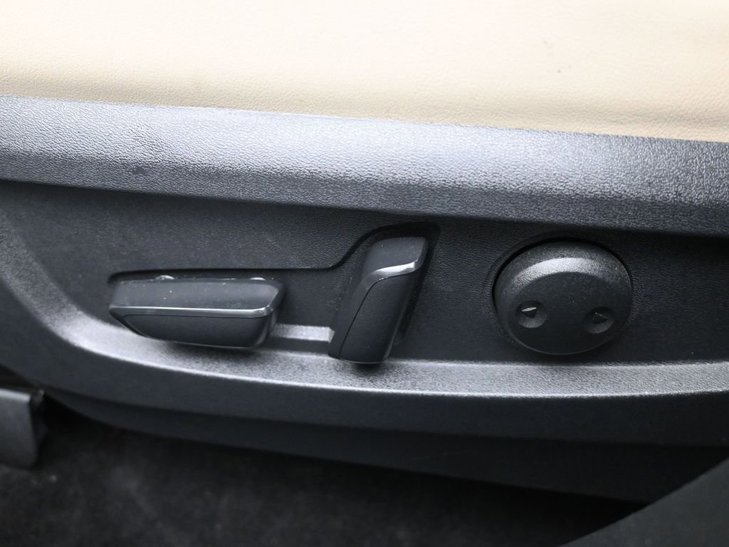 Used 2021 INFINITI QX50 Essential w/ Convenience Package image 12