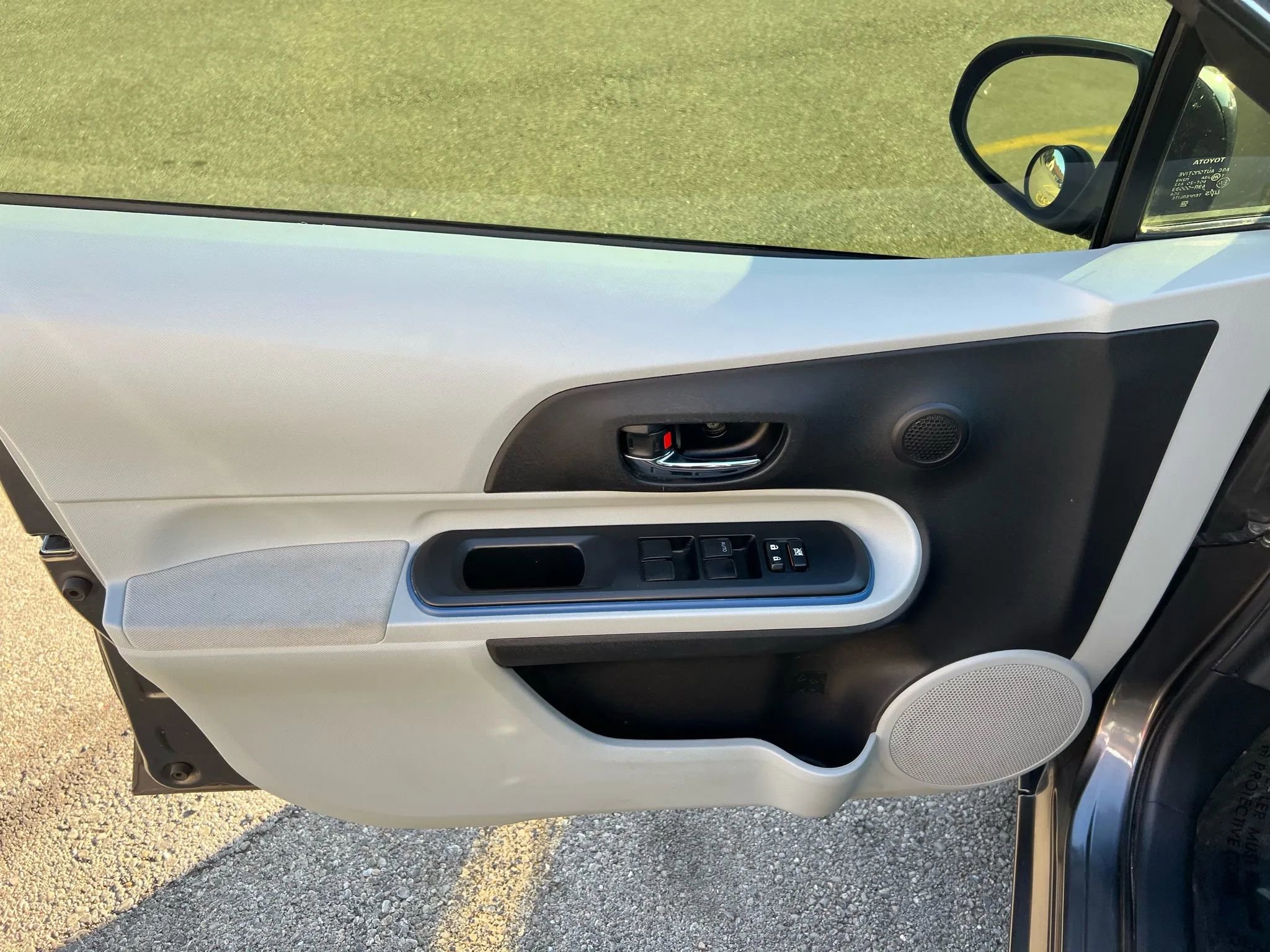 Used 2012 Toyota Prius C Three image 16