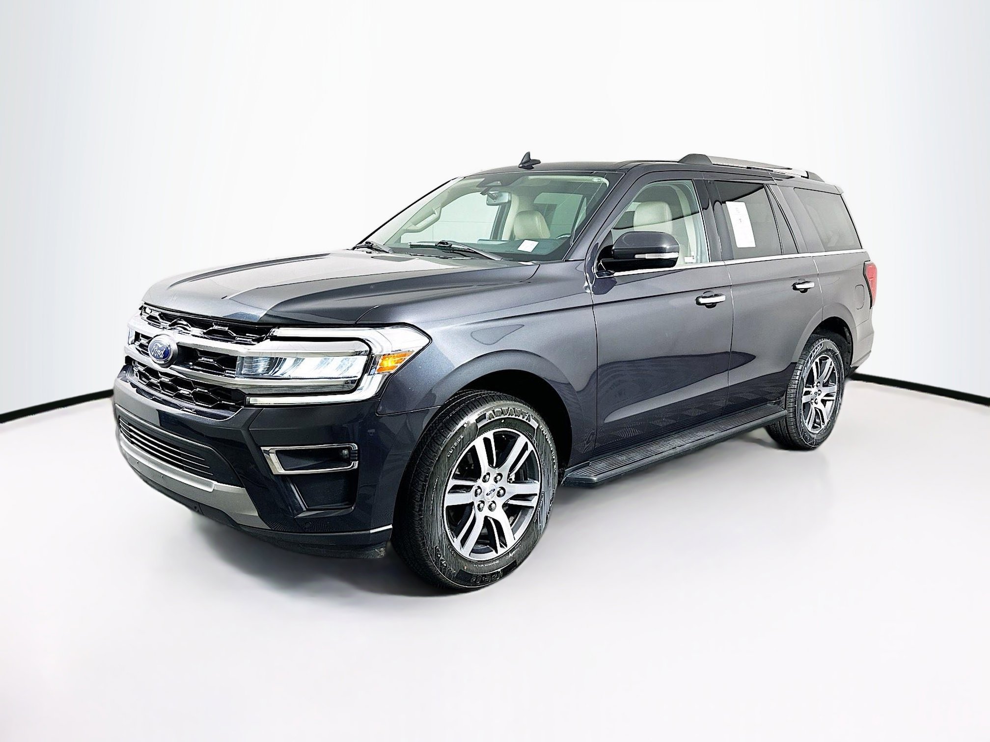 Used 2024 Ford Expedition Limited image 3