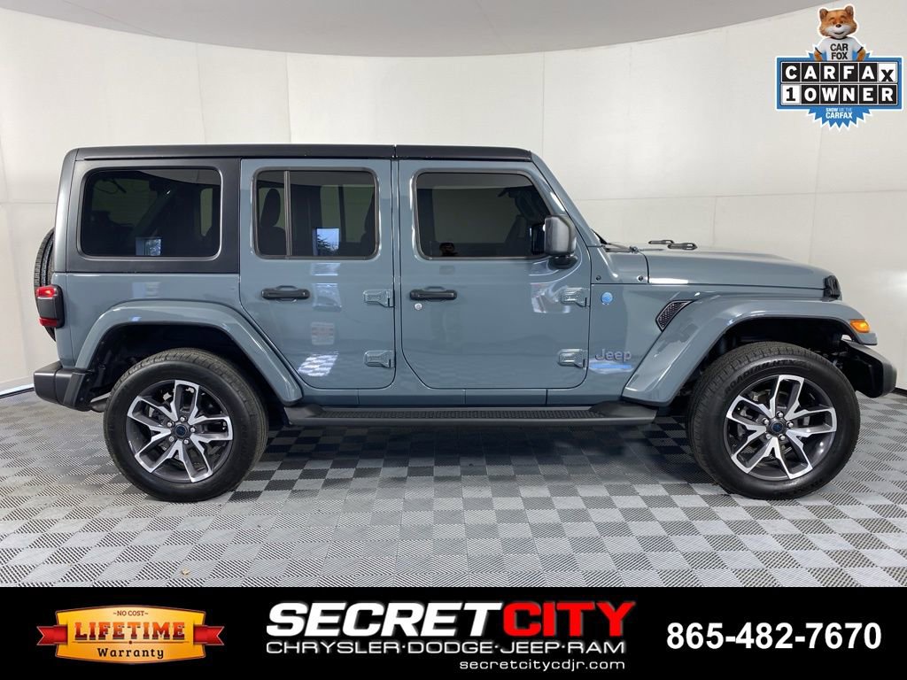 Used 2024 Jeep Wrangler Unlimited w/ Convenience Group AWD/4WD image 8