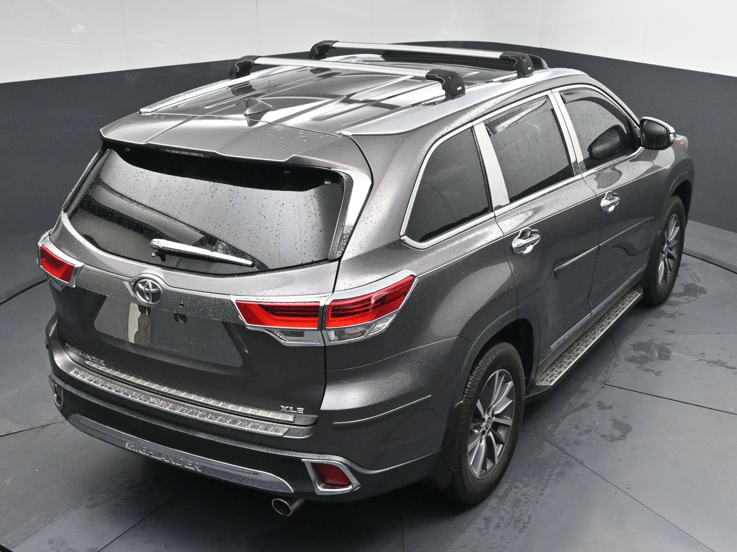 Used 2019 Toyota Highlander XLE image 27