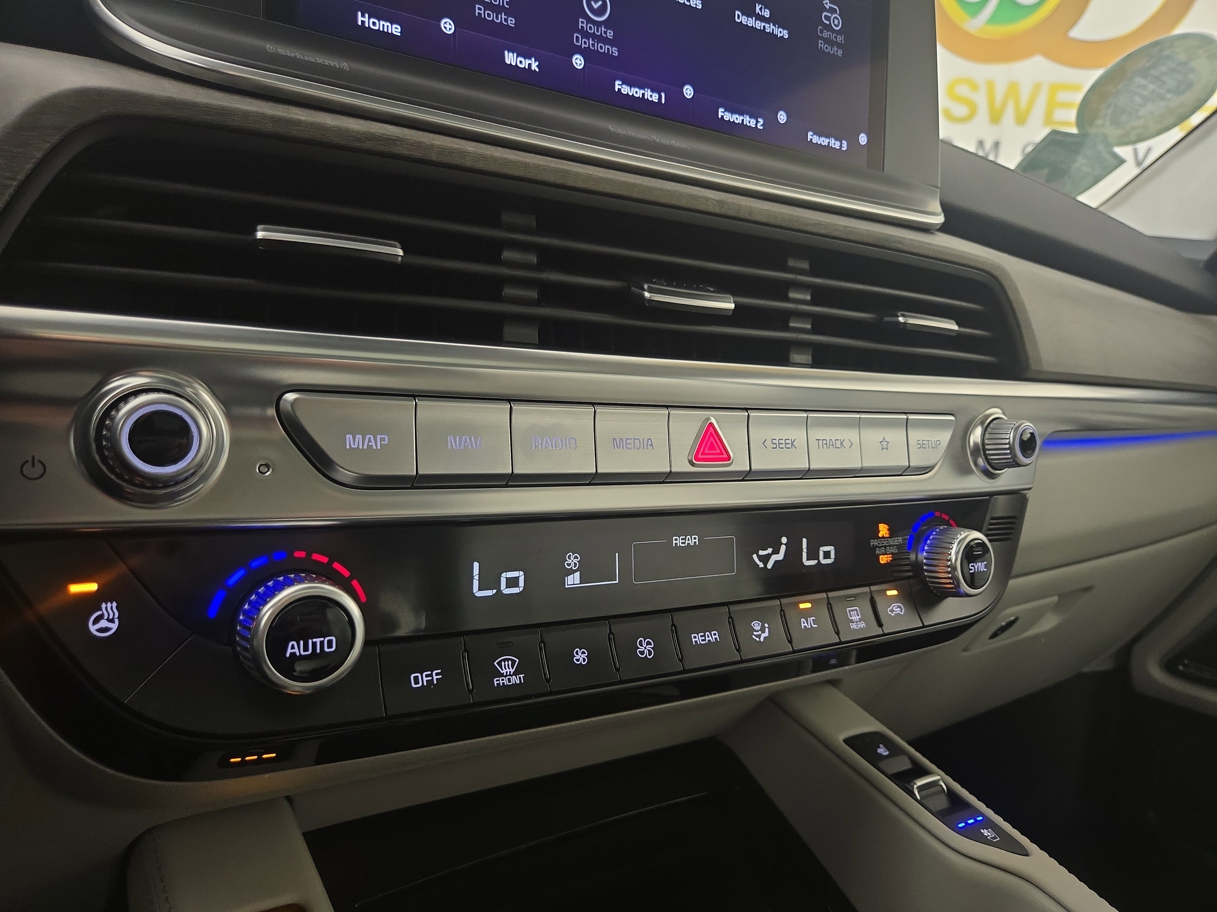 Used 2022 Kia Telluride SX w/ SX Prestige Package image 28