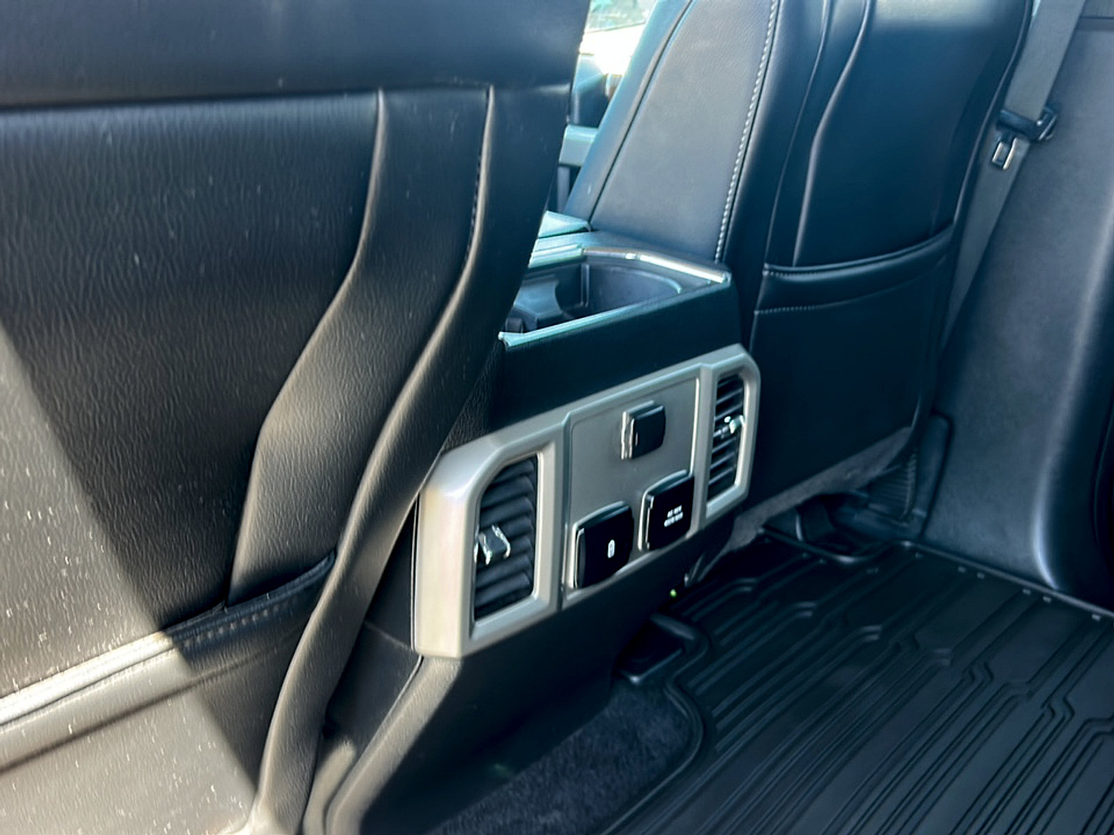Used 2019 Ford F150 Lariat w/ Max Trailer Tow Package AWD/4WD image 26