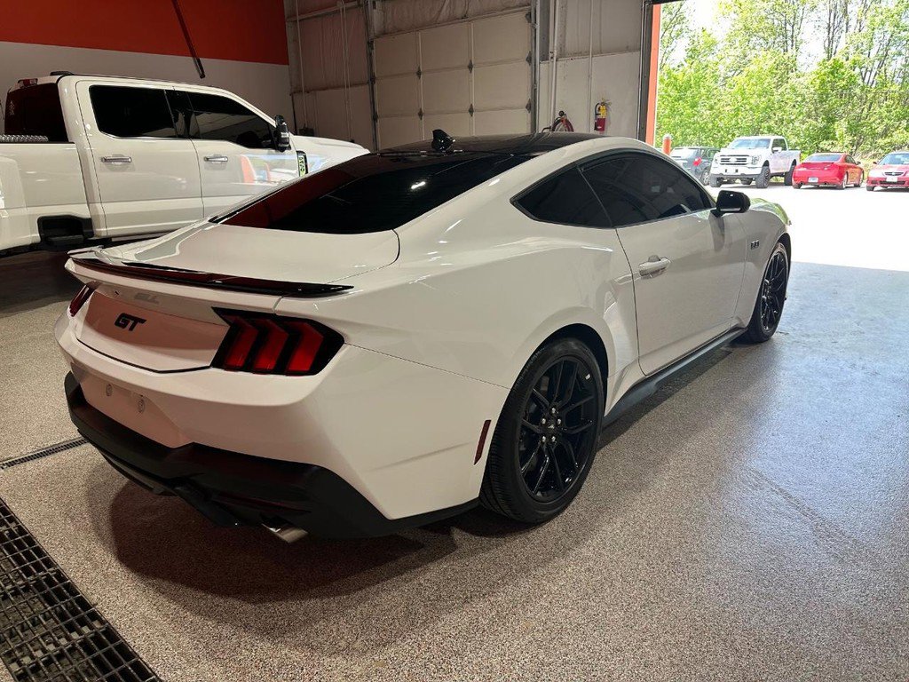 Used 2025 Ford Mustang GT w/ Mustang Nite Pony Package RWD image 4