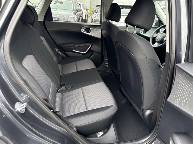 Used 2023 Kia Soul LX w/ LX Technology Package image 11