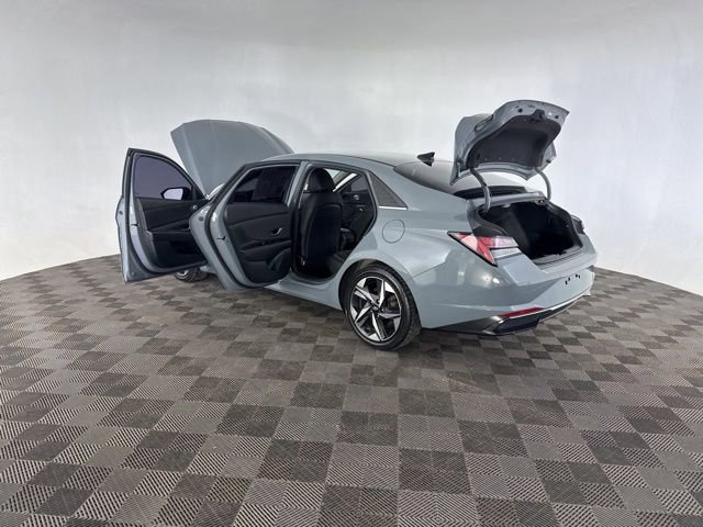 Used 2021 Hyundai Elantra Limited image 16