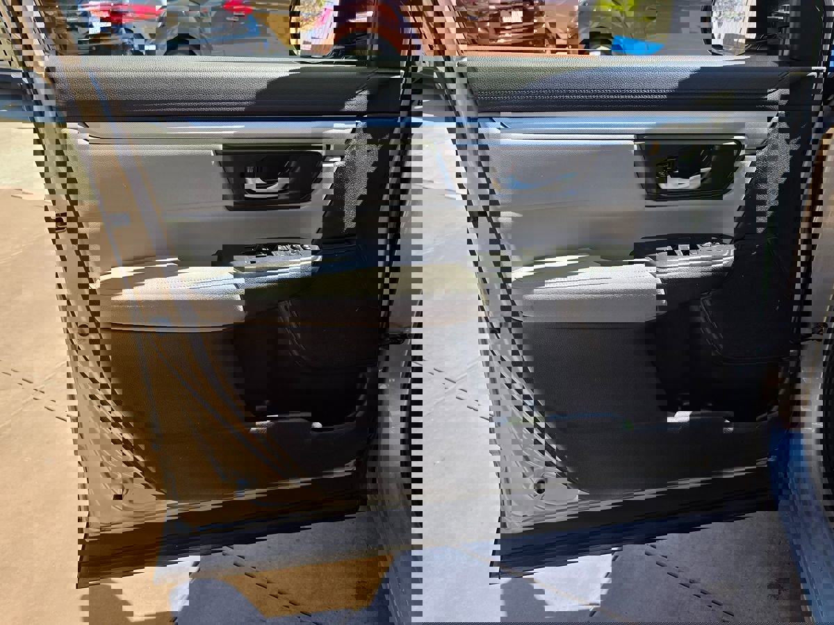 Used 2019 Honda CR-V LX image 27