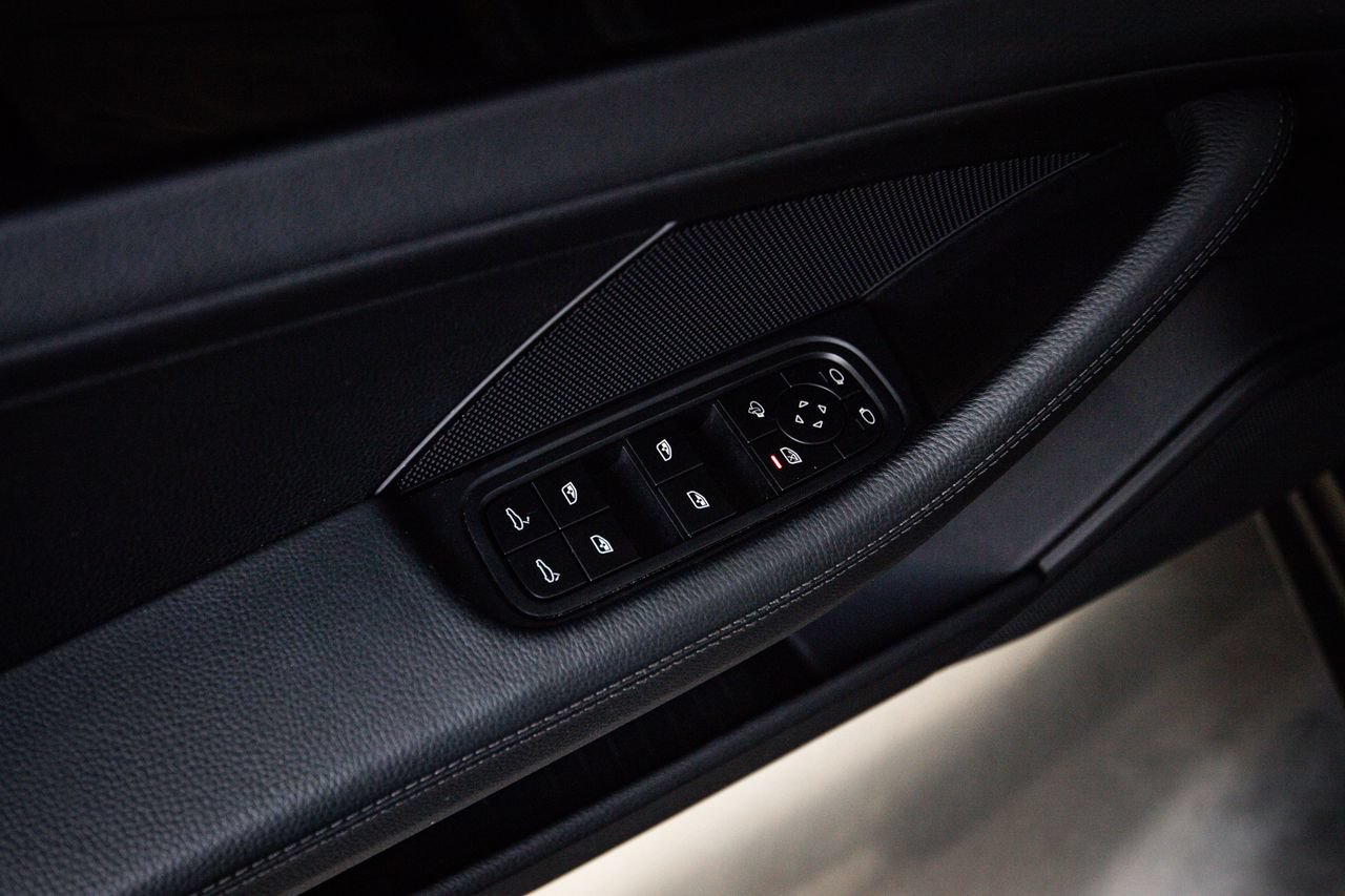 Certified 2023 Porsche Panamera image 22