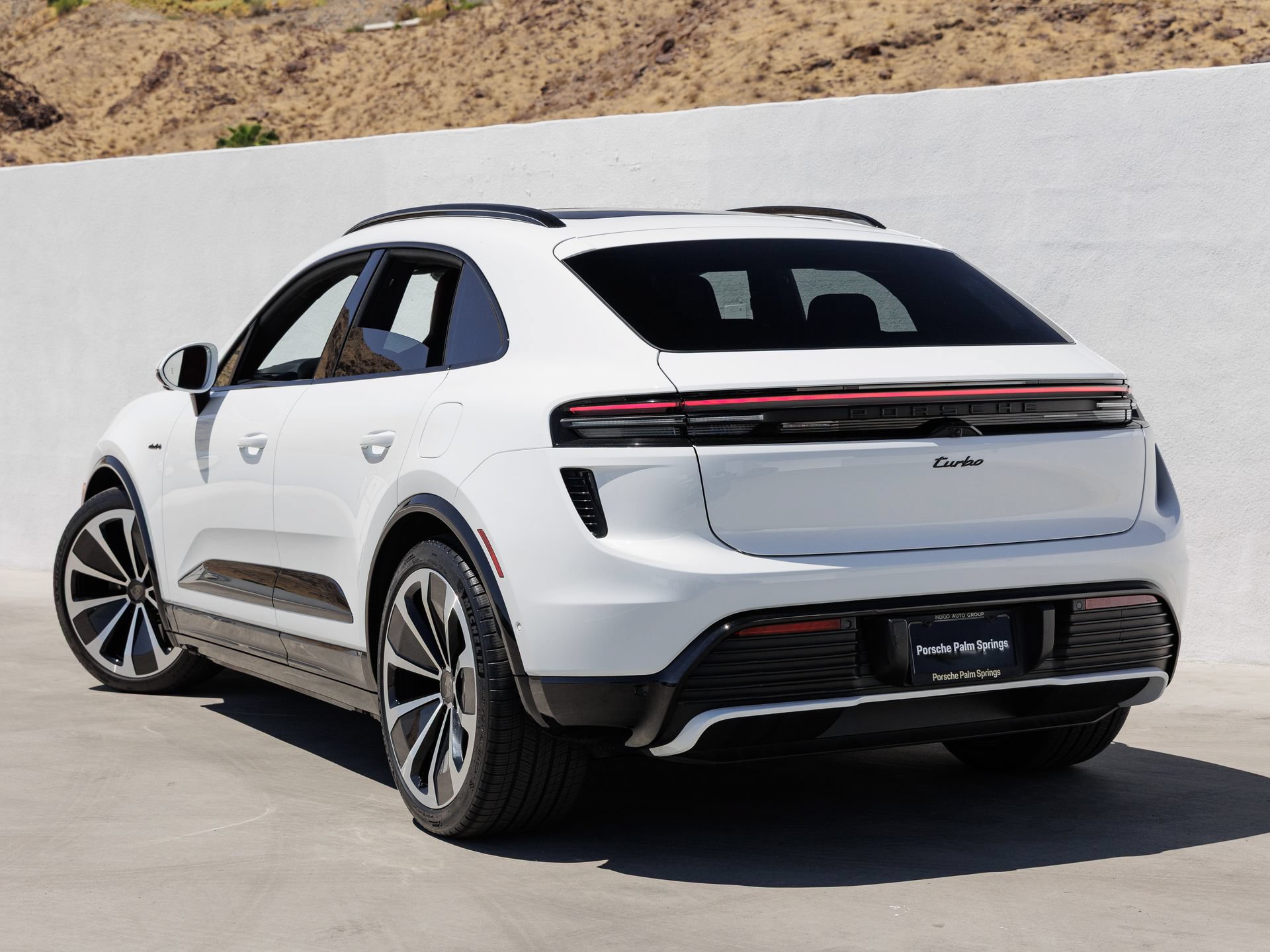 Certified 2025 Porsche Macan Turbo Electric AWD/4WD image 3