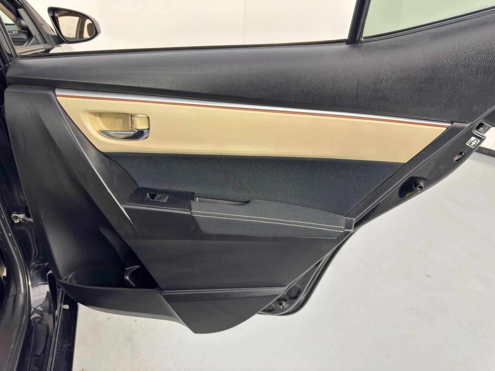 Used 2016 Toyota Corolla LE image 36